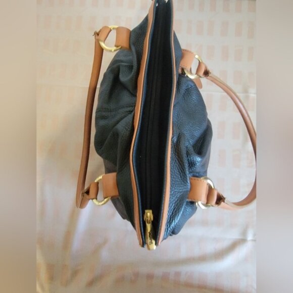 Valentina Leather Shoulder Bag - Picture 5 of 12